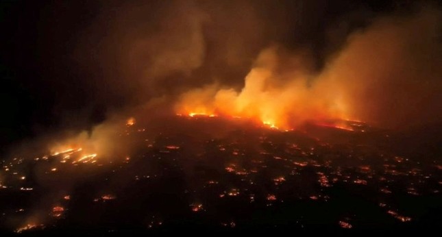 Đám cháy rừng tàn phá thành phố nghỉ dưỡng ở Hawaii, 36 người thiệt mạng - Ảnh 5.