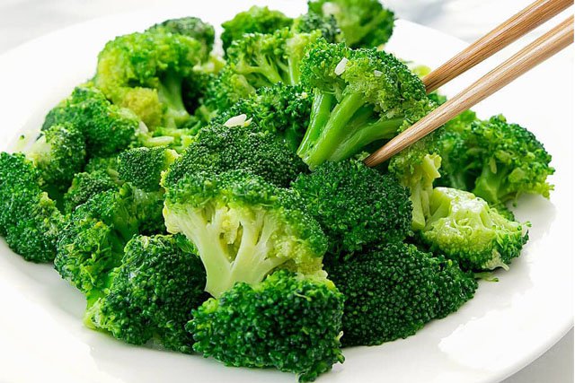 Loại rau gi&uacute;p bổ phổi, ph&ograve;ng tr&aacute;nh bệnh hen suyễn được khuyến c&aacute;o n&ecirc;n ăn thường xuy&ecirc;n d&ugrave; trẻ nhỏ hay người lớn - Ảnh 1.