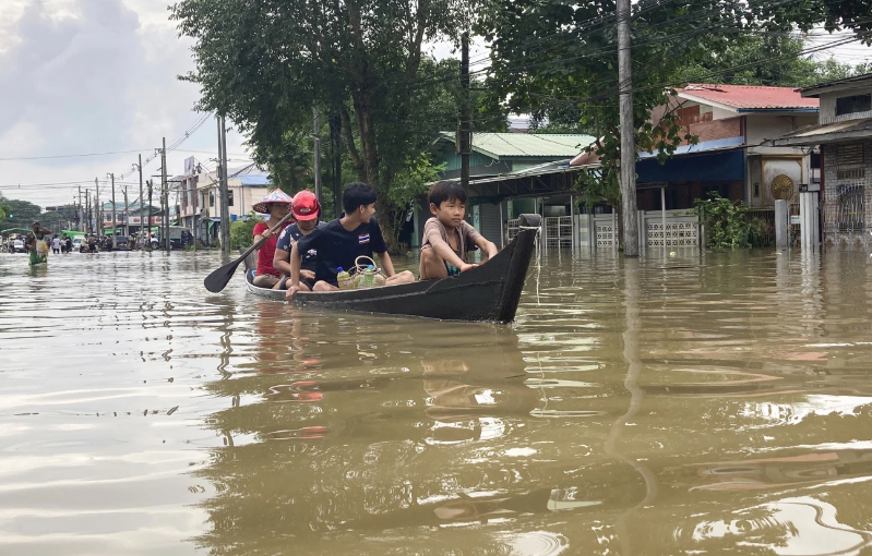 Lũ lụt nghiêm trọng tại Myanmar khiến 5 người tử vong, hàng chục nghìn người phải di dời - Ảnh 10.