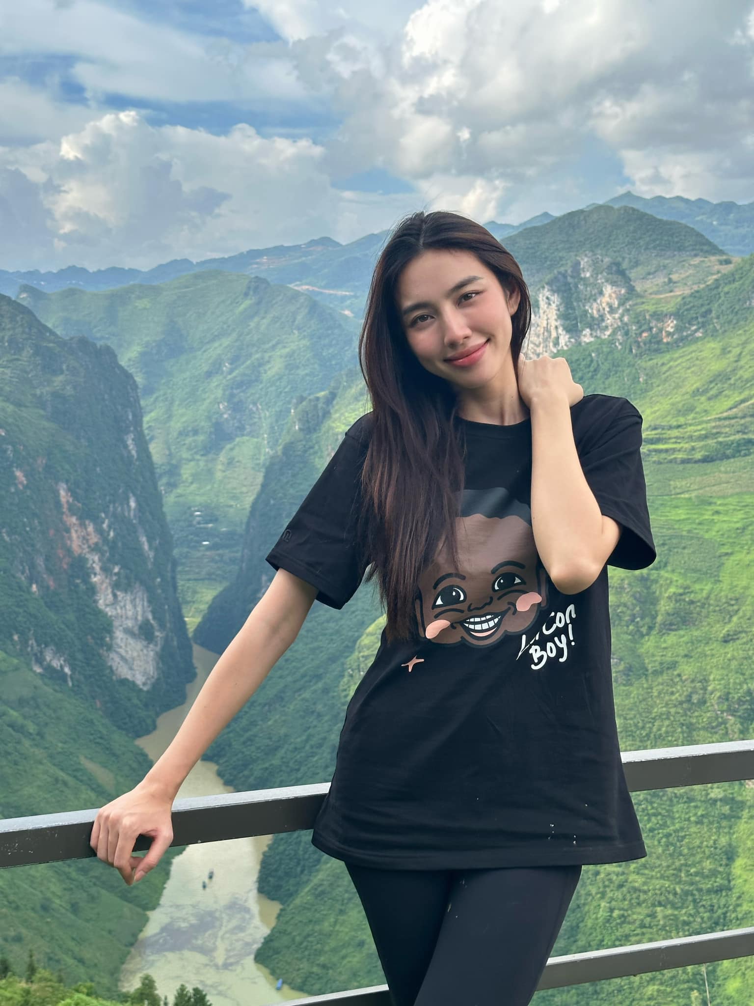 Hoa Hậu Thùy Tiên Quang Linh Vlogs Là Người Anh Mà Tôi Rất Quý Vì