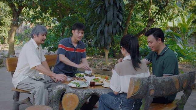 Kh&aacute;n giả đ&ograve;i đổi t&ecirc;n phim Việt giờ v&agrave;ng th&agrave;nh 'M&oacute;n nợ của cha' - Ảnh 1.
