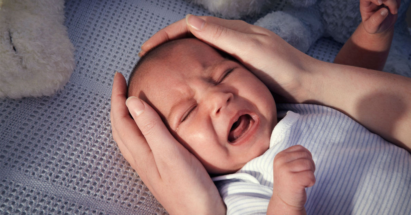 L&agrave;m g&igrave; khi trẻ sơ sinh kh&oacute; ngủ? - Ảnh 1.