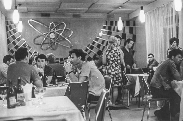 Người Liên Xô từng không có văn hóa đi ăn nhà hàng, lý do thật bất ngờ - Ảnh 3.