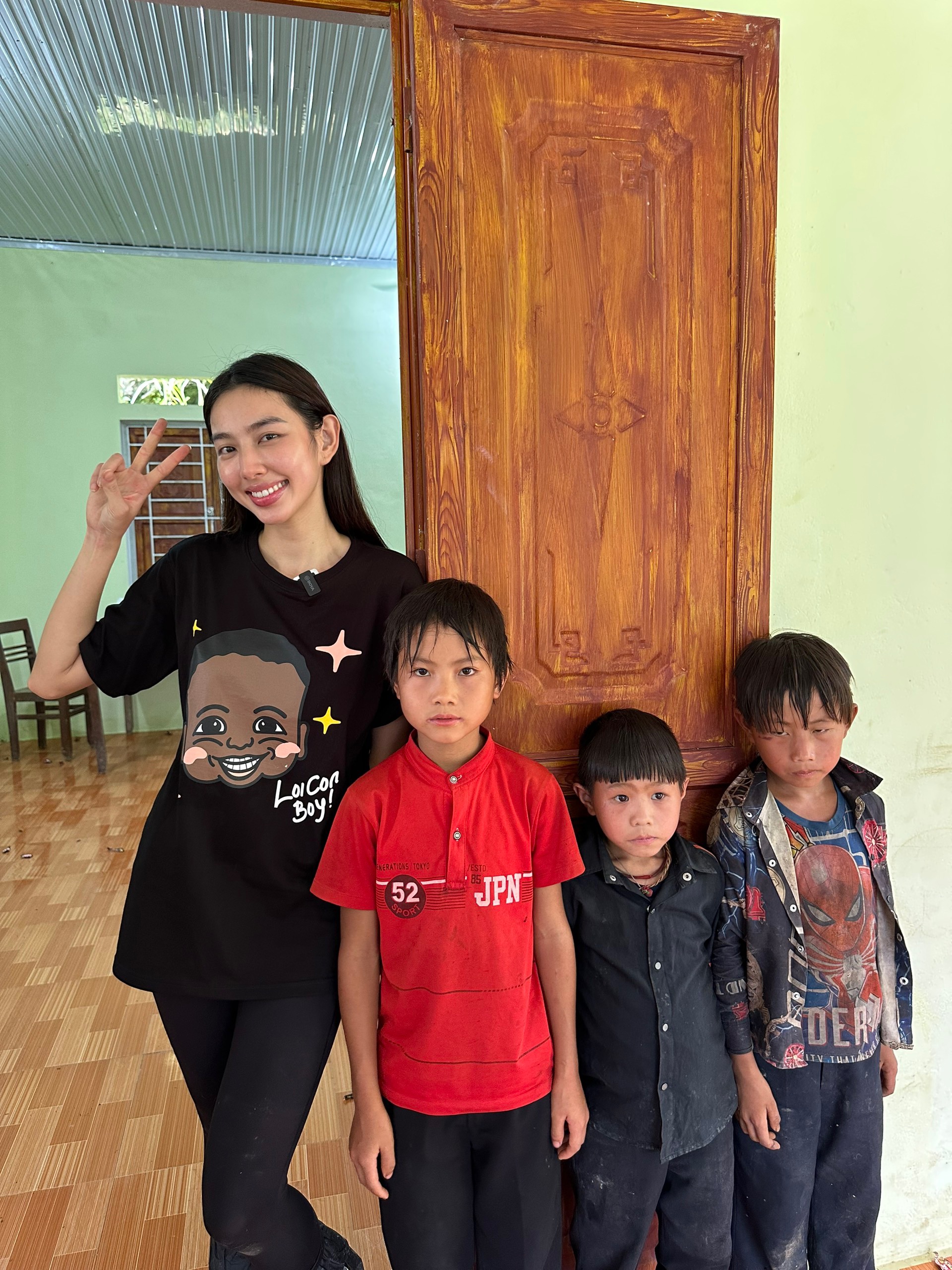 Hoa hậu Thuỳ Tiên: "Quang Linh Vlogs là người anh mà tôi rất quý khi cùng mang lý tưởng yêu thương, giúp đỡ mọi người" - Ảnh 5.