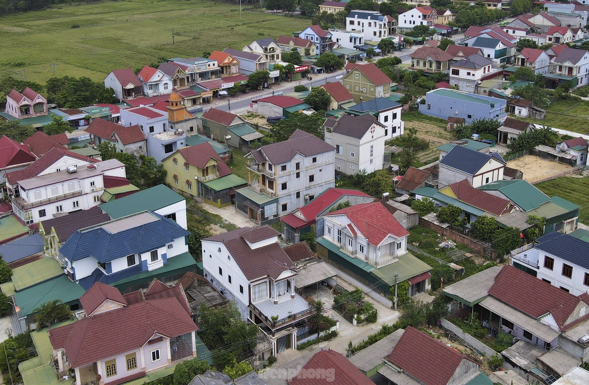 Biệt thự mọc như nấm ở làng xuất khẩu lao động giàu nhất Hà Tĩnh - Ảnh 10.