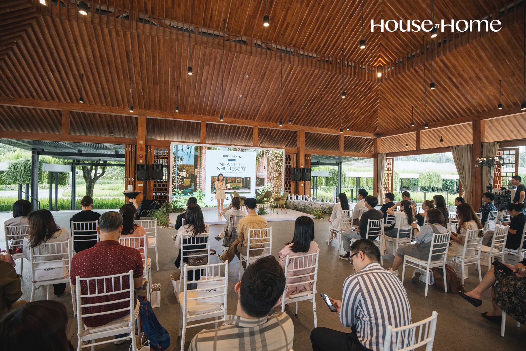 Sự kiện Inspiration Date: Zen Date - Vợ chồng Kiều Anh khoe nhà "chill" như resort, KTS giải đáp "nhà nghỉ dưỡng thì phải đắt?" - Ảnh 10. Sự kiện Inspiration Date: Zen Date - Vợ chồng Kiều Anh khoe nhà "chill" như resort, KTS giải đáp "nhà nghỉ dưỡng thì phải đắt?" - Ảnh 10.
