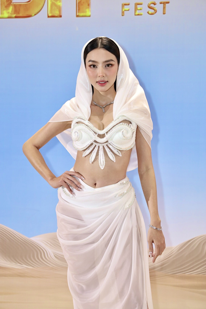 Dàn Hoa hậu đổ bộ thảm đỏ Miss Grand Vietnam 2023: Thiên Ân diện váy táo bạo, Thùy Tiên &quot;chơi trội&quot; - Ảnh 7.
