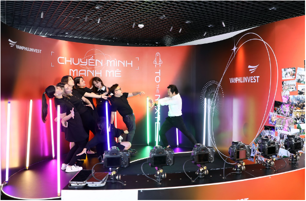 Văn Phú – Invest: Khai pháo cho hành trình chinh phục tương lai qua triển lãm Dòng thời gian - Ảnh 3.