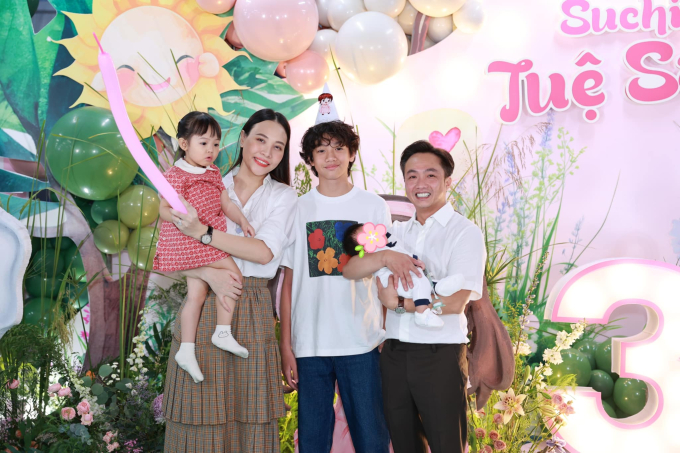 Đàm Thu Trang khoe hình ảnh đáng yêu của con trai sau hơn 2 tháng chào đời - Ảnh 3.