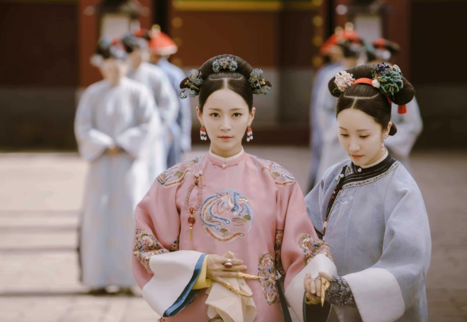 Vì sao sau khi nhận được ân sủng của Hoàng đế, phi tần đi đứng đều cần cung nữ dìu tay? - Ảnh 3. Vì sao sau khi nhận được ân sủng của Hoàng đế, phi tần đi đứng đều cần cung nữ dìu tay? - Ảnh 3.