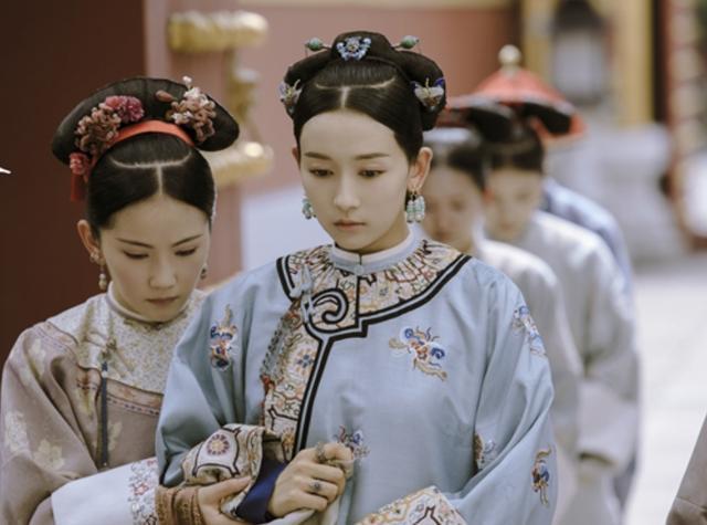 Vì sao sau khi nhận được ân sủng của Hoàng đế, phi tần đi đứng đều cần cung nữ dìu tay? - Ảnh 4. Vì sao sau khi nhận được ân sủng của Hoàng đế, phi tần đi đứng đều cần cung nữ dìu tay? - Ảnh 4.
