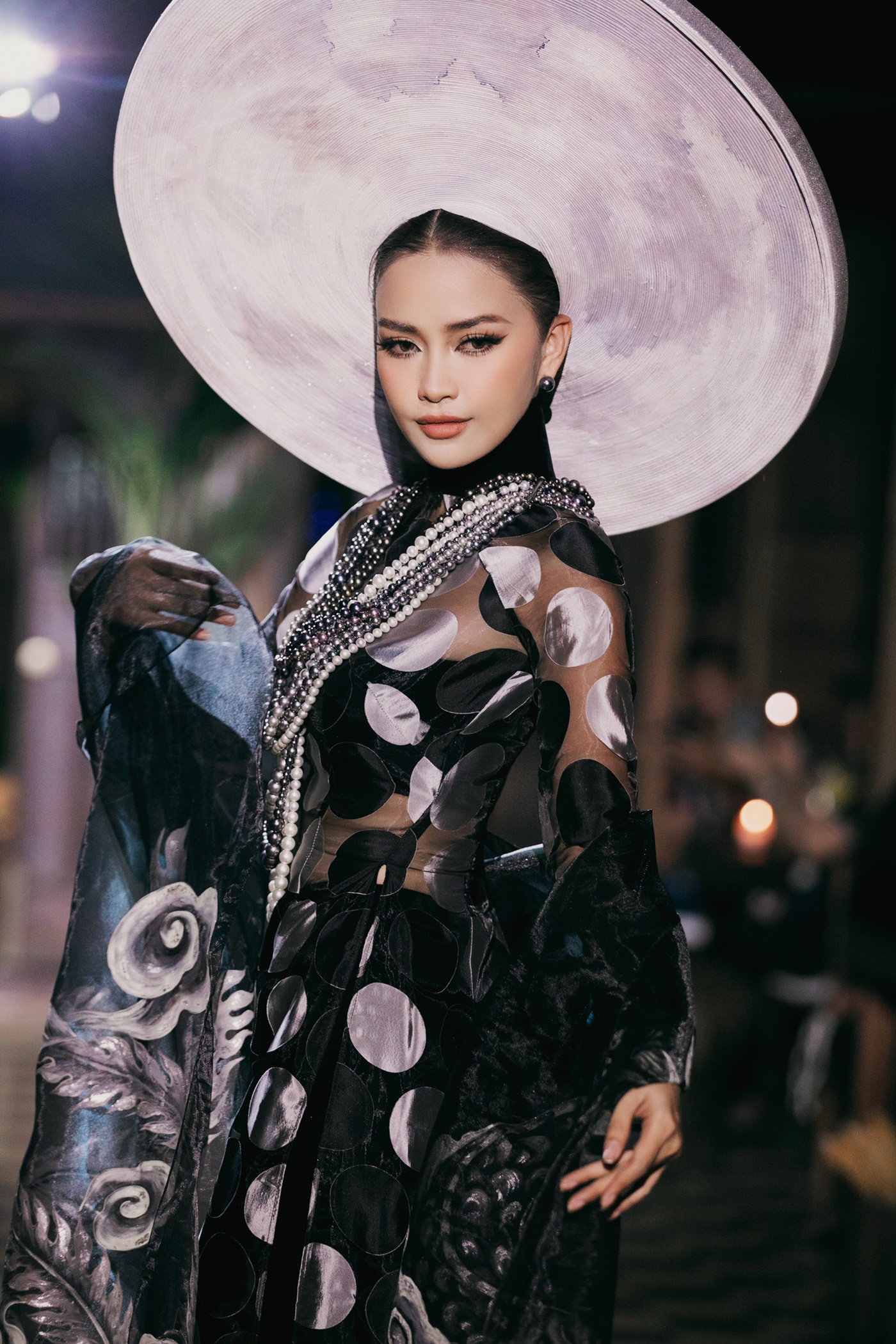 Cận cảnh nhan sắc của Ngọc Châu trước thềm Hoa hậu Hoàn vũ Việt Nam 2023 - Ảnh 1.