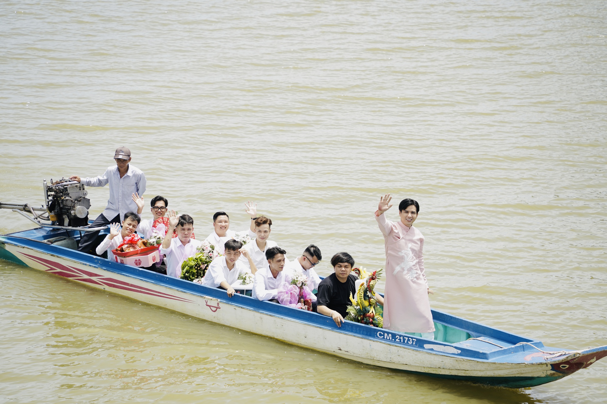 Hồ Quang Hiếu tổ chức đám hỏi, nhan sắc cô dâu gây chú ý - Ảnh 6.