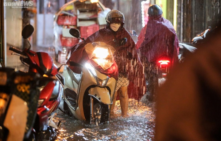Mưa lớn ở Bắc Bộ, Tây Nguyên và Nam Bộ khi nào giảm? - Ảnh 1. Mưa lớn ở Bắc Bộ, Tây Nguyên và Nam Bộ khi nào giảm? - Ảnh 1.