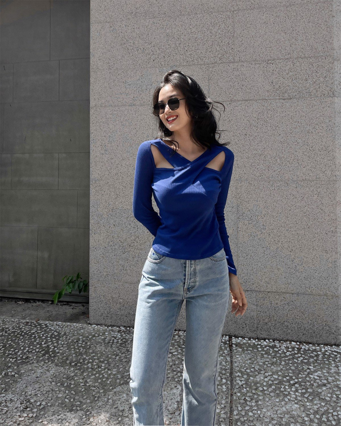 Phối quần jeans ống loe với 7 kiểu áo này, nàng sẽ ghi điểm thanh lịch trong mùa thu năm nay - Ảnh 16.