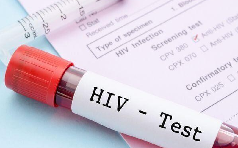 Bộ Y tế yêu cầu báo cáo việc nhóm người lạ lấy mẫu máu của học sinh tại Hải Phòng để xét nghiệm HIV - Ảnh 1.