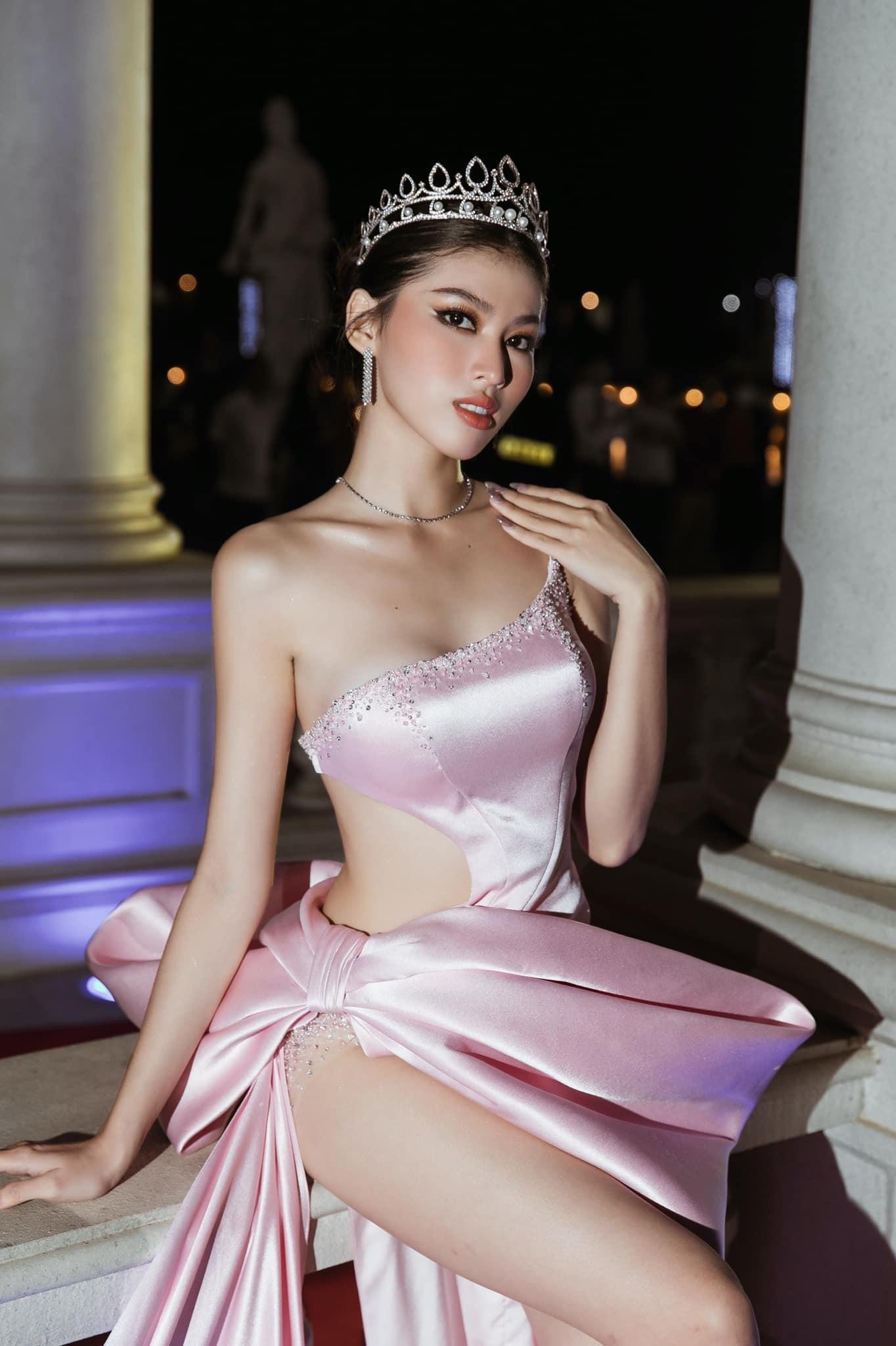 Á hậu Ngọc Thảo được netizen khen ngợi, có 1 hành động tinh tế với Hoa hậu Thanh Thuỷ tại sự kiện - Ảnh 3.