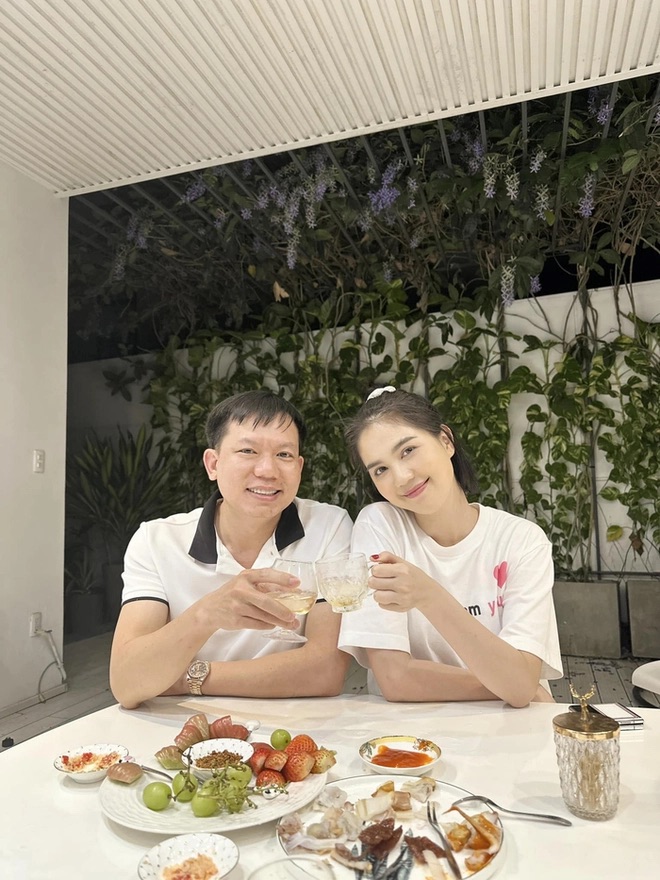 Ngọc Trinh và bác sĩ Cao Hữu Thịnh đăng tải hình ảnh thân thiết sau tin đồn hẹn hò - Ảnh 6.