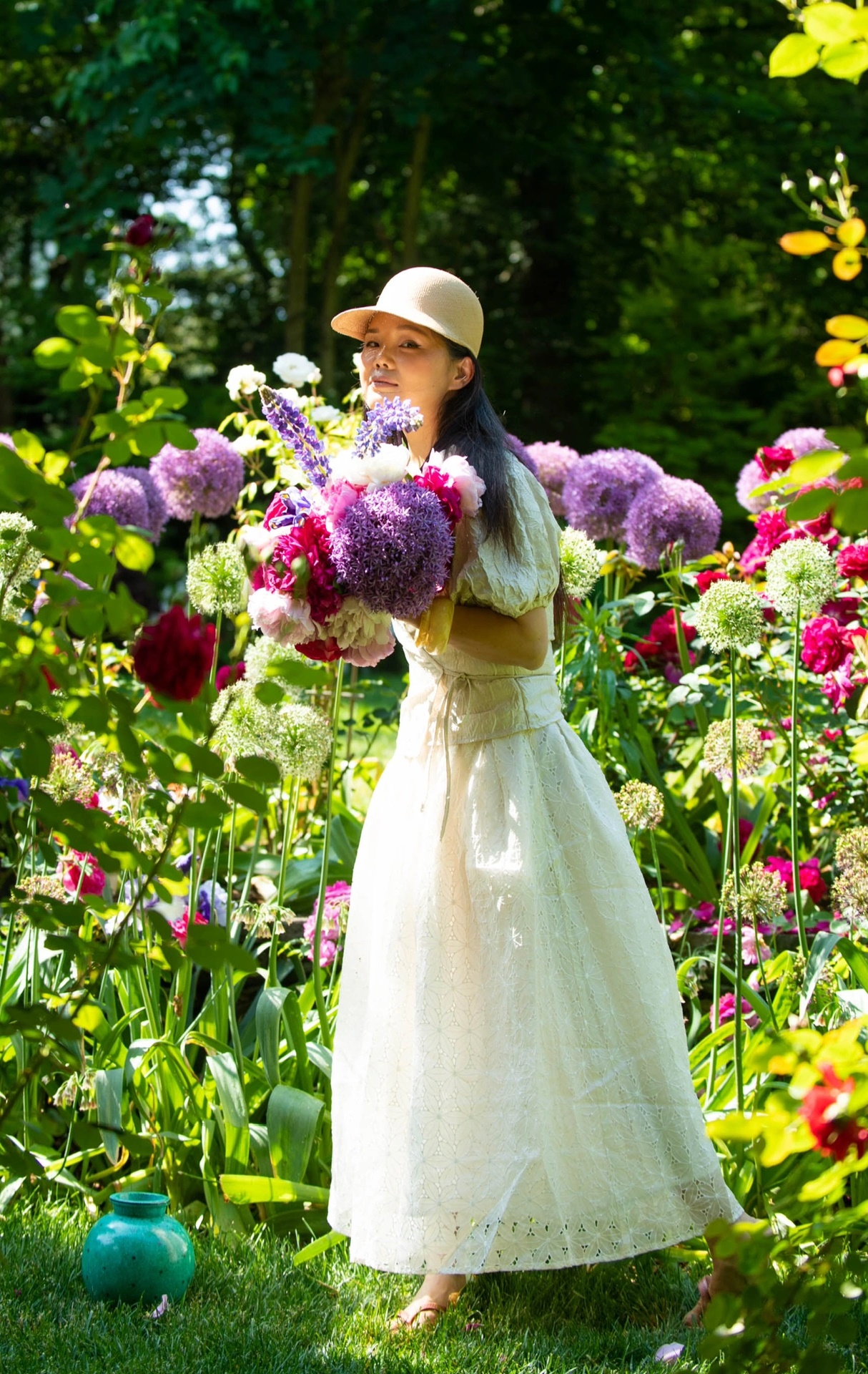Khu vườn đẹp như cổ tích ở Mỹ, chủ nhân được dân mạng gọi là “nàng tiên hoa”