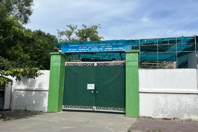 Thông tin mới vụ nam sinh 13 tuổi tử vong ở bể bơi trường học - Ảnh 2. Thông tin mới vụ nam sinh 13 tuổi tử vong ở bể bơi trường học - Ảnh 2.
