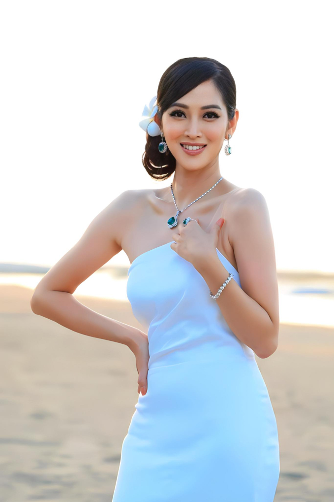 Elizabeth Thủy Tiên đeo trang sức đắt đỏ ngồi ghế nóng Hoa hậu Đại dương Việt Nam 2023 - Ảnh 2.