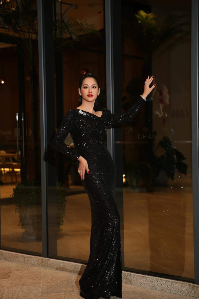 Elizabeth Thủy Tiên đeo trang sức đắt đỏ ngồi ghế nóng Hoa hậu Đại dương Việt Nam 2023 - Ảnh 5.