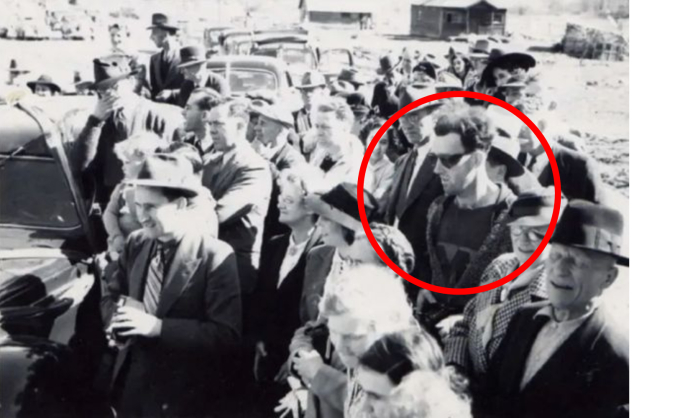 Bí ẩn về người du hành thời gian trong bức ảnh 82 năm trước, chuyên gia giải mã sự thật bất ngờ - Ảnh 1.