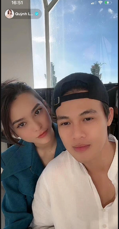 Quỳnh Lương thân thiết trai lạ, biểu cảm của Tiến Phát bỗng lọt vào xu hướng tìm kiếm - Ảnh 4. Quỳnh Lương thân thiết trai lạ, biểu cảm của Tiến Phát bỗng lọt vào xu hướng tìm kiếm - Ảnh 4.