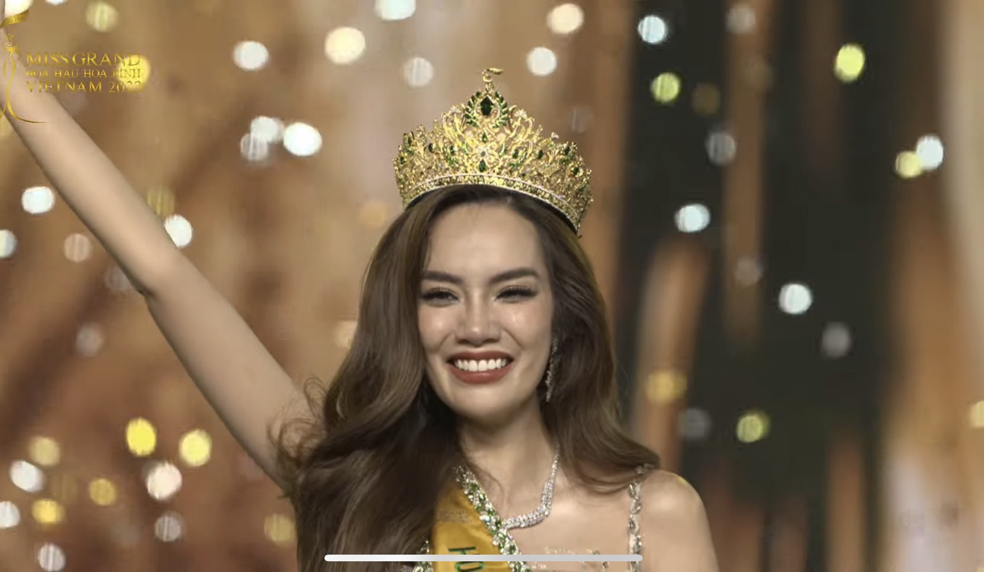 Lê Hoàng Phương đăng quang Miss Grand Vietnam 2023 - Ảnh 1.