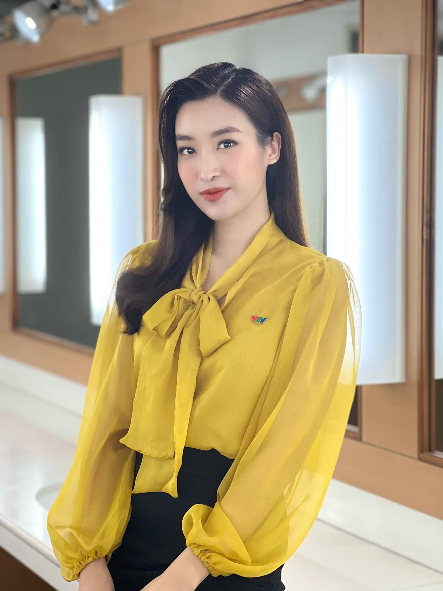 "Hoa hậu nghèo nhất Việt Nam" sau 7 năm đăng quang giờ là vợ chủ tịch, có hãng thời trang riêng - Ảnh 8. "Hoa hậu nghèo nhất Việt Nam" sau 7 năm đăng quang giờ là vợ chủ tịch, có hãng thời trang riêng - Ảnh 8.