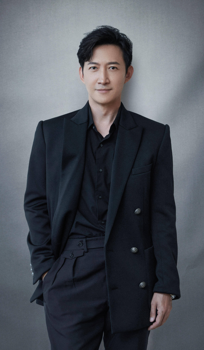 Nam chính U50 của “Nhất Lộ Triều Dương”: Anh họ cựu thành viên Super Junior, “ông bố bỉm sữa” chính hiệu - Ảnh 3.