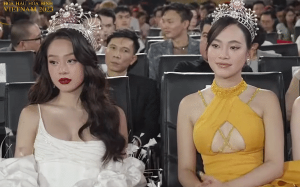 Rộ khoảnh khắc dàn hoa hậu cười gượng khi chỉ Á hậu Bảo Ngọc được xướng tên ở Miss Grand Vietnam, sự thực là gì? - Ảnh 2.