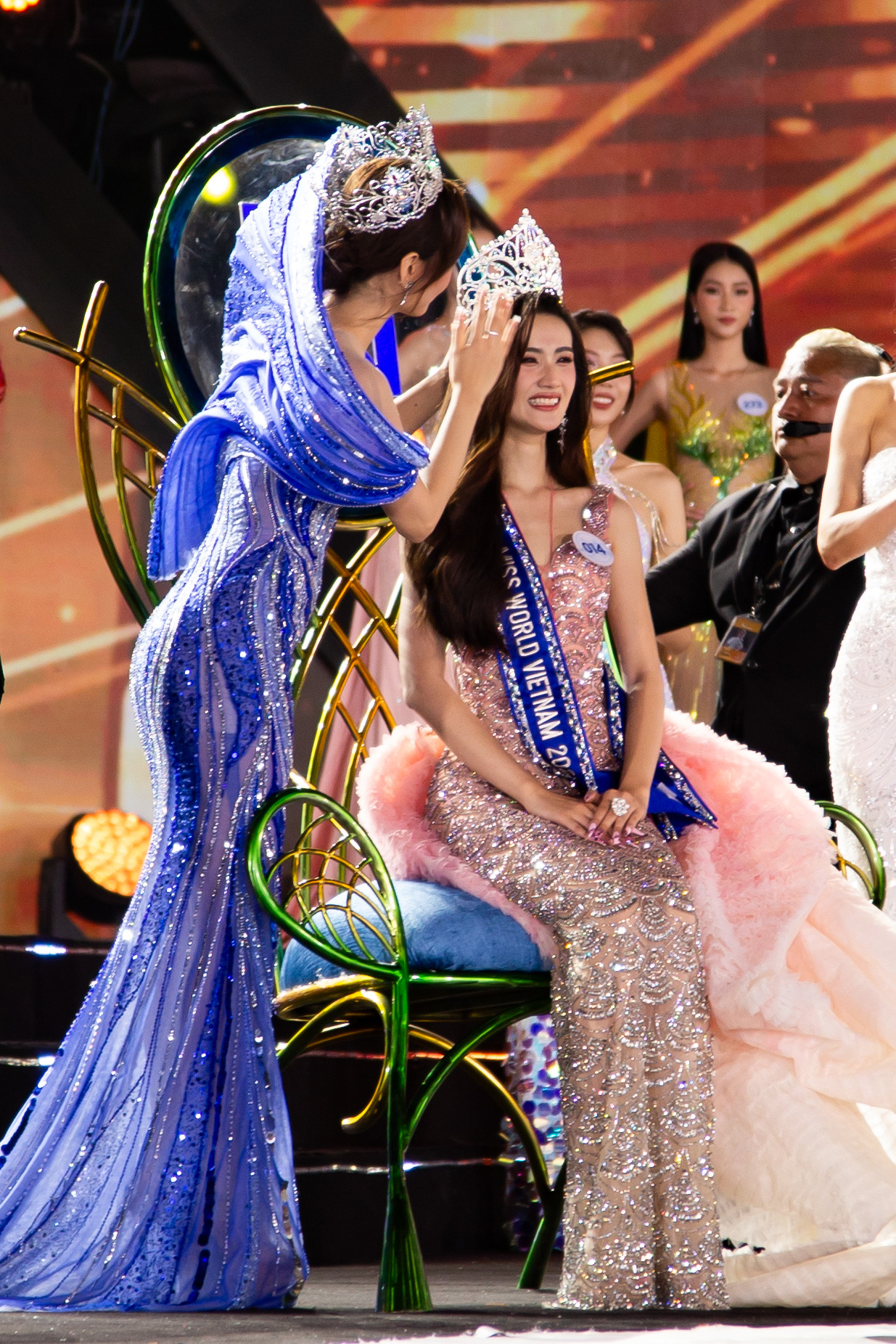 Top 3 Miss World Vietnam sau 1 tháng đăng quang: Ý Nhi mất hút khỏi các sự kiện, Minh Kiên visual lột xác vượt bậc - Ảnh 2.