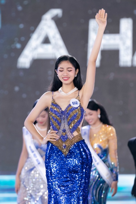 Top 3 Miss World Vietnam sau 1 tháng đăng quang: Ý Nhi mất hút khỏi các sự kiện, Minh Kiên visual lột xác vượt bậc - Ảnh 12.
