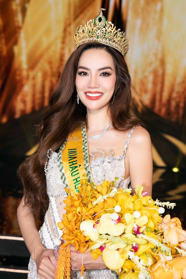 Bà Phạm Kim Dung báo tin đặc biệt khiến Top 5 Miss Grand Vietnam 2023 trầm trồ ngỡ ngàng
