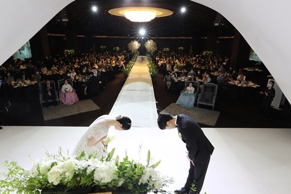 Chi phí đám cưới tăng cao cản trở các cặp đôi Hàn Quốc kết hôn - Ảnh 2.