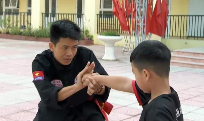 Từ vụ nam sinh bị đánh hội đồng ở Hà Nội: Tiến sĩ Tội phạm học hướng dẫn kỹ năng ứng phó với bạo lực - Ảnh 3. Từ vụ nam sinh bị đánh hội đồng ở Hà Nội: Tiến sĩ Tội phạm học hướng dẫn kỹ năng ứng phó với bạo lực - Ảnh 3.