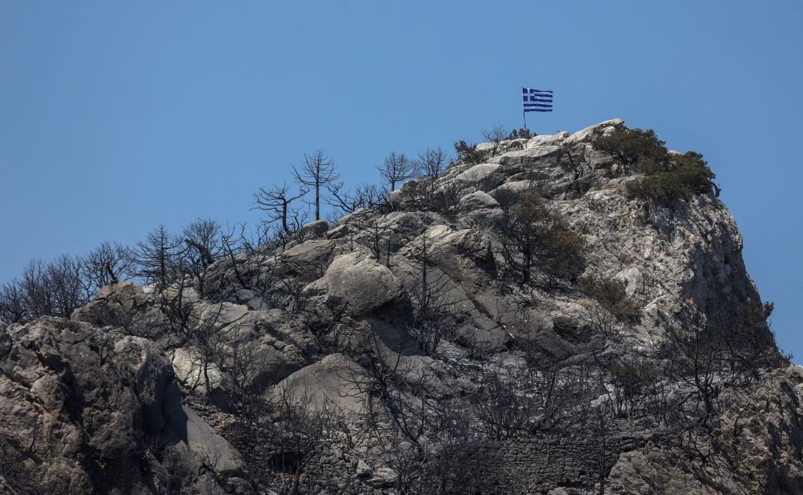 Cháy rừng ở Hy Lạp thiêu rụi diện tích lớn hơn cả thành phố New York - Ảnh 2.