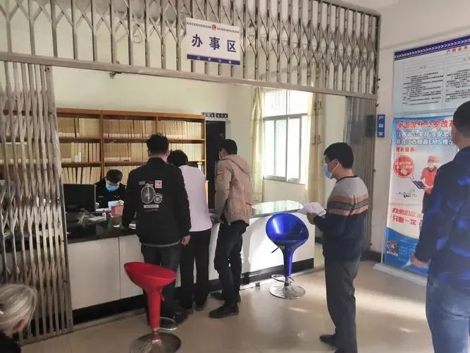 Tự hào vì con trai thi đại học điểm cao, bà mẹ sụp đổ trước cuộc gọi của cảnh sát: &quot;Thằng bé không thể làm chuyện xấu hổ như vậy!&quot; - Ảnh 4.