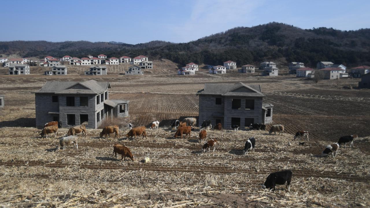 Khủng hoảng bão hòa, hàng loạt bất động sản nhiều triệu Nhân dân tệ bỏ hoang ở Trung Quốc - Ảnh 1.