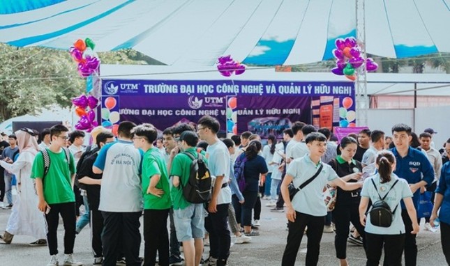 Công bố điểm chuẩn trước lọc ảo, Đại học Công nghệ và Quản lý Hữu nghị nói 'lỗi kỹ thuật' - Ảnh 1.