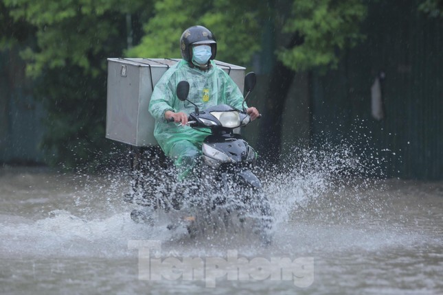 H&agrave; Nội mưa rả r&iacute;ch nhiều ng&agrave;y tới - Ảnh 1.