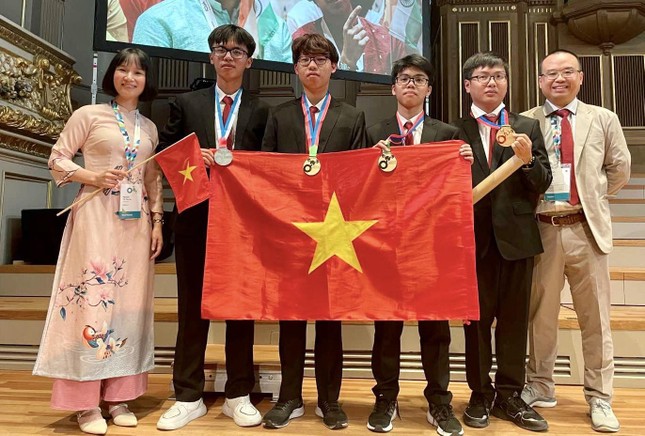 'Chàng trai Vàng' Olympic Hóa học - Ảnh 1.