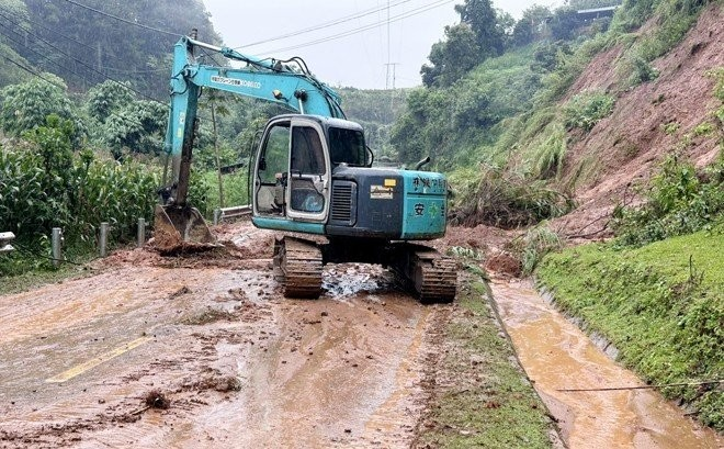 Hình ảnh bên trong hai xã bị cô lập do mưa lũ ở Yên Bái - Ảnh 11.