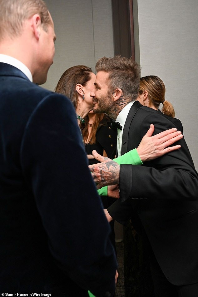 L&yacute; do Harry - Meghan trở mặt với nh&agrave; Beckham - Ảnh 6.