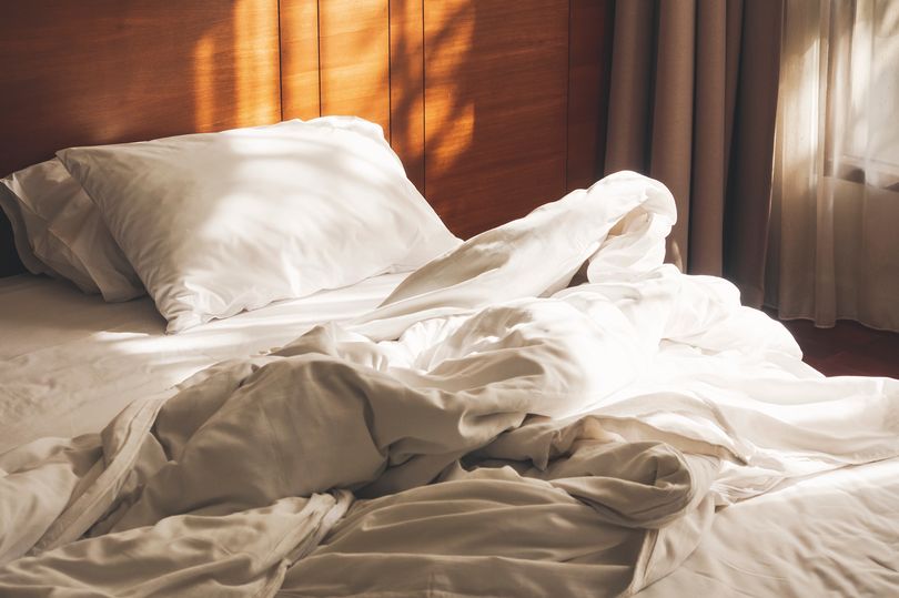 Nhiệt độ tốt nhất để giặt ga trải giường có thể diệt trừ vi khuẩn và các loại mầm bệnh - Ảnh 1.