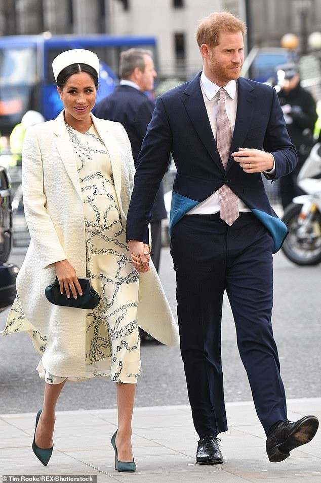 L&yacute; do Harry - Meghan trở mặt với nh&agrave; Beckham - Ảnh 4.