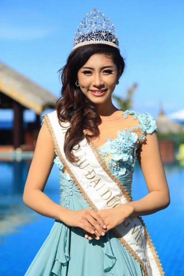 Những người đẹp Việt từng tuyên bố trả lại vương miện Hoa hậu - Ảnh 4.