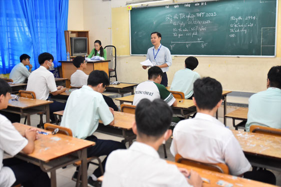 Nhìn lại mùa thi, tuyển sinh 2023: Quá nhiều thí sinh biến mất, giảm ảo thiếu hiệu quả - Ảnh 2. Nhìn lại mùa thi, tuyển sinh 2023: Quá nhiều thí sinh biến mất, giảm ảo thiếu hiệu quả - Ảnh 2.