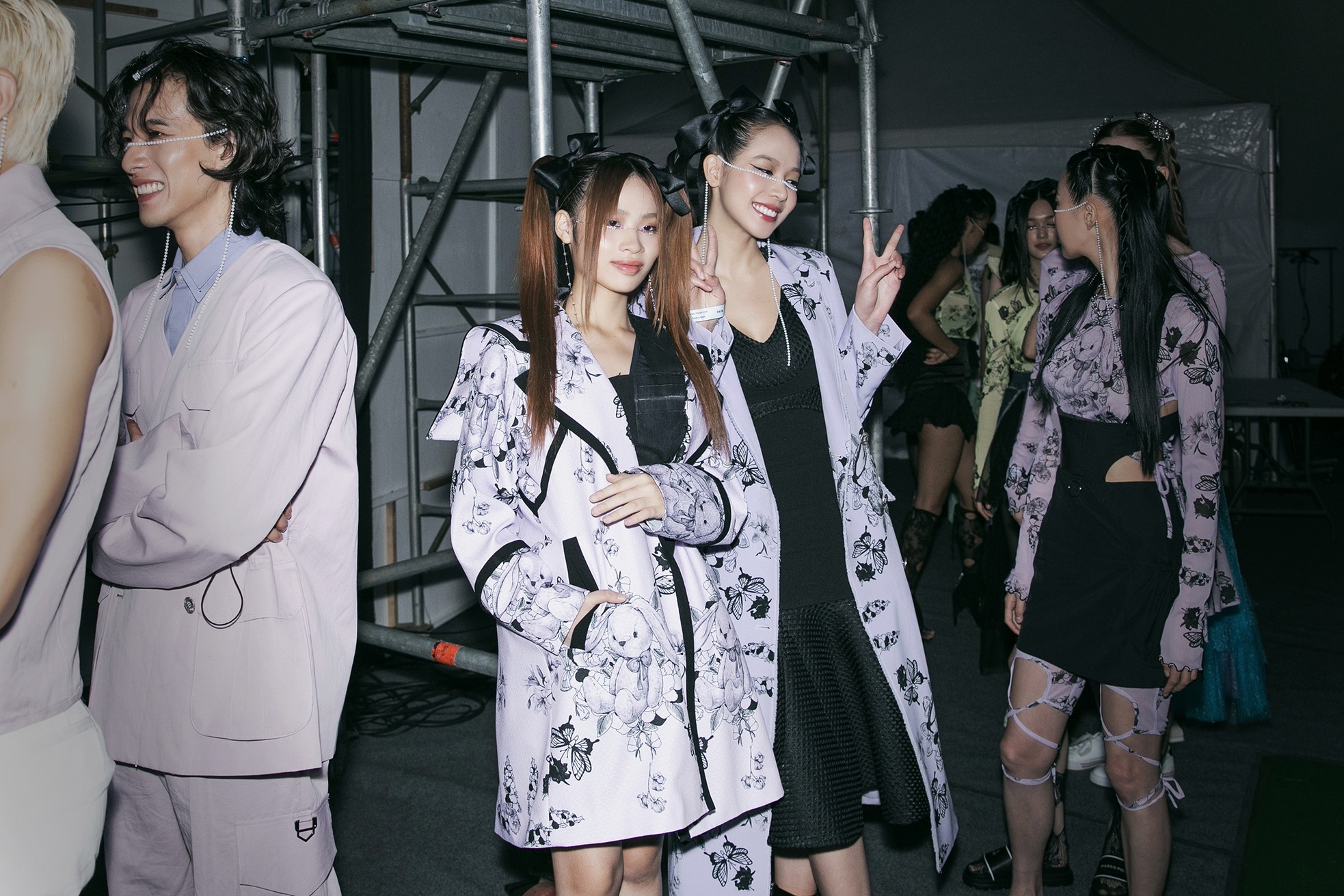 Hoa hậu Thanh Thủy mặc cá tính diễn catwalk ở Tuần lễ Thời trang Seoul - Ảnh 5.